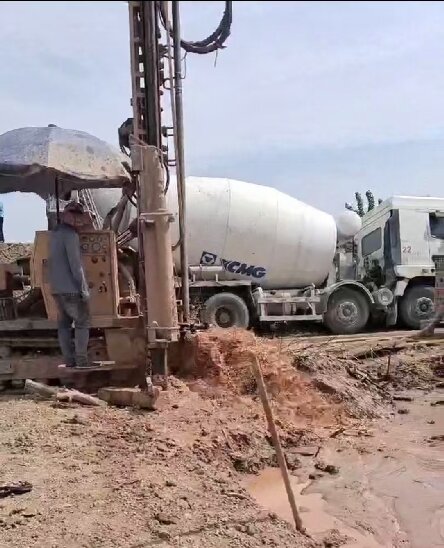 麻城岩石井施工